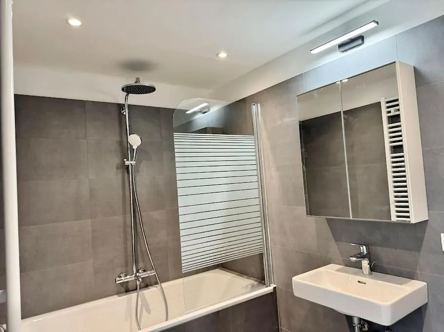 Modern Danube Apartment With Balcony & Free Parking Vienna